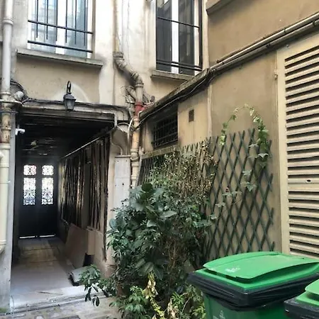 Apartment Enchanting Retreat In The Heart Of The Latin Quarter - Entire For Yourself *