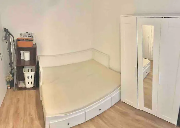 Apartmán Enchanting Retreat In The Heart Of The Latin Quarter - Entire For Yourself *